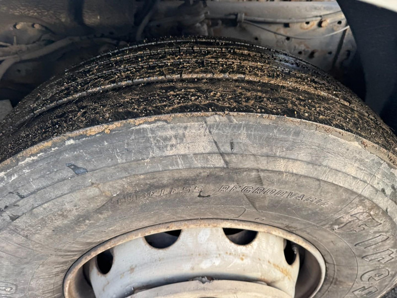 Tractor unit Renault Premium 420 (MANUAL GEARBOX / BOITE MANUELLE): picture 10 Tractor unit Renault Premium 420 (MANUAL GEARBOX / BOITE MANUELLE): picture 10