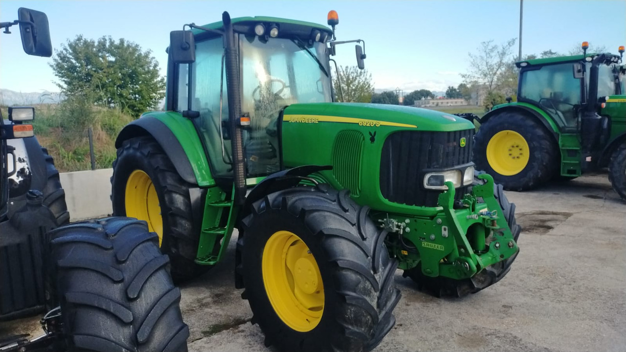 JOHN DEERE 6920 S - Farm tractor: picture 4 JOHN DEERE 6920 S - Farm tractor: picture 4