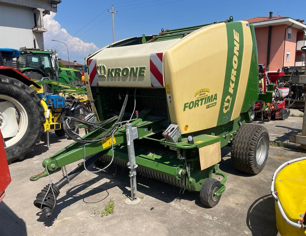 KRONE ROTOPRESSA FORTIMA F 1600 MC - Round baler: picture 1 KRONE ROTOPRESSA FORTIMA F 1600 MC - Round baler: picture 1