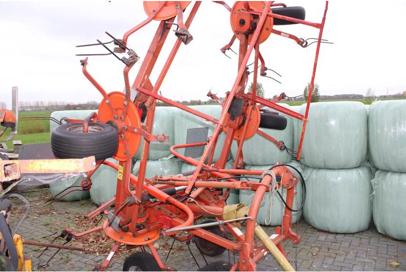 Fella 680 en diverse machines - Tedder/ Rake: picture 2 Fella 680 en diverse machines - Tedder/ Rake: picture 2