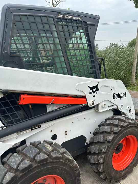 90% New Bobcat S160 Used Mini Loader Powerful, Low Price, and Very Good Quality - Skid steer loader: picture 4 90% New Bobcat S160 Used Mini Loader Powerful, Low Price, and Very Good Quality - Skid steer loader: picture 4