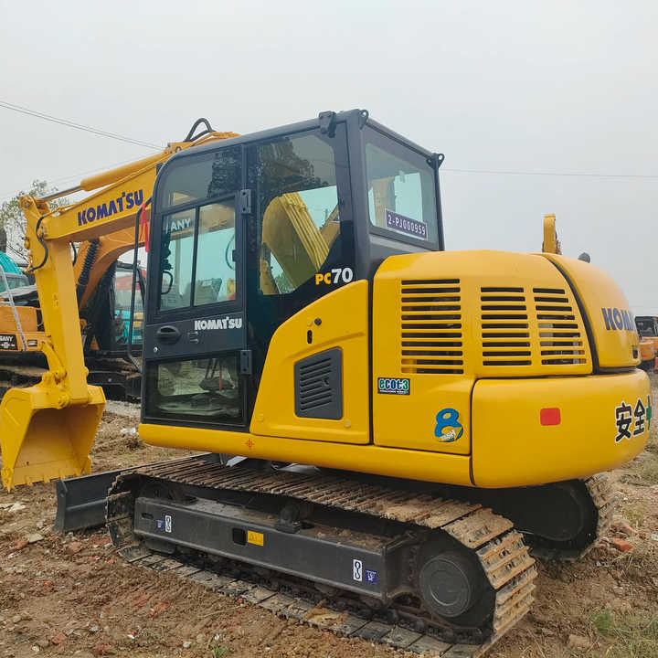 Cheap Used Komatsu PC70-8 Crawler Excavator with High Efficiency Used Heavy Machinery Komatsu PC70-8 Digger Cheap for Sale - Crawler excavator: picture 2 Cheap Used Komatsu PC70-8 Crawler Excavator with High Efficiency Used Heavy Machinery Komatsu PC70-8 Digger Cheap for Sale - Crawler excavator: picture 2