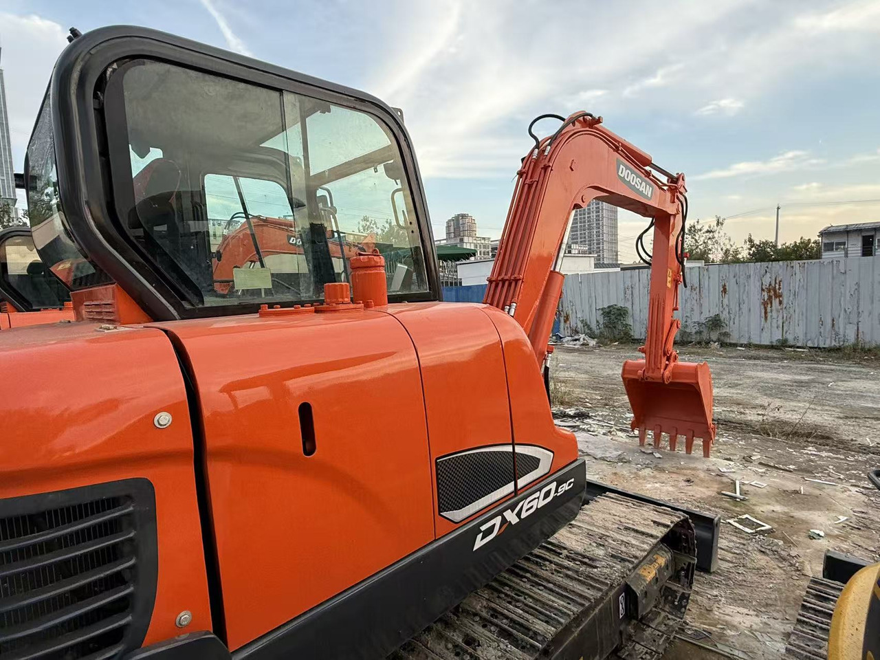 DOOSAN Used large Doosan DX60 excavators, original DX60 used excavators, 6-ton DX60 hydraulic excavators, best-selling at low prices. - Mini excavator: picture 1 DOOSAN Used large Doosan DX60 excavators, original DX60 used excavators, 6-ton DX60 hydraulic excavators, best-selling at low prices. - Mini excavator: picture 1