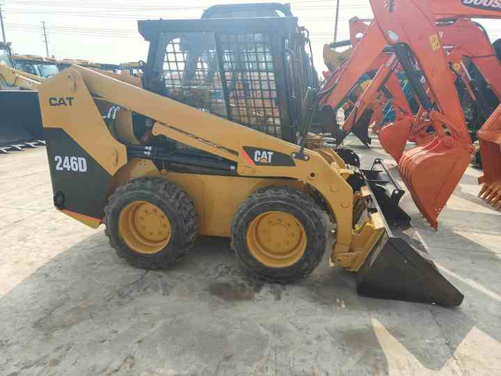 Used Front Loader Tractor CAT 246D Skid Steer Loader / Used Cat 226B 246C 246d Mini Skid Steer Loader in Stock - Skid steer loader: picture 2 Used Front Loader Tractor CAT 246D Skid Steer Loader / Used Cat 226B 246C 246d Mini Skid Steer Loader in Stock - Skid steer loader: picture 2