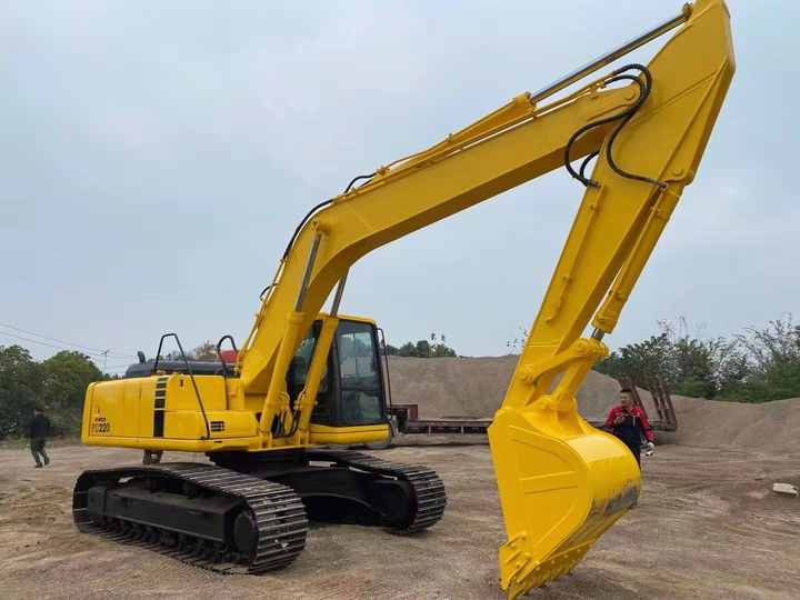 Used Good Quality Japan Original PC220-6 in Good Condition PC220-6 Komatsu - Crawler excavator: picture 5 Used Good Quality Japan Original PC220-6 in Good Condition PC220-6 Komatsu - Crawler excavator: picture 5