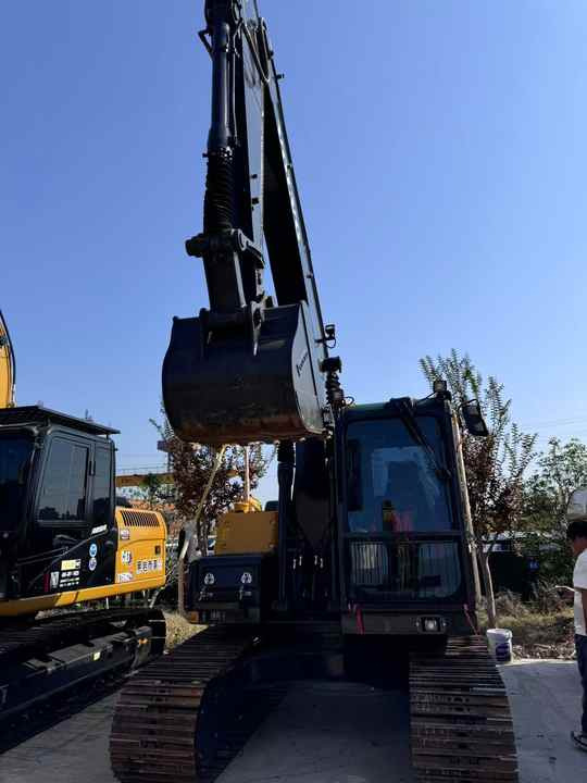 Used Volvo 14 Tonne Crawler Excavator Volvo Ec140 Excavator Good Condition Low Price Good Quality for Sale - Crawler excavator: picture 5 Used Volvo 14 Tonne Crawler Excavator Volvo Ec140 Excavator Good Condition Low Price Good Quality for Sale - Crawler excavator: picture 5