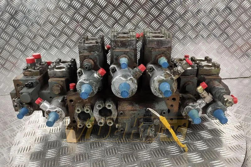 Liebherr R924 HDSL - Hydraulic valve for Construction machinery: picture 2 Liebherr R924 HDSL - Hydraulic valve for Construction machinery: picture 2