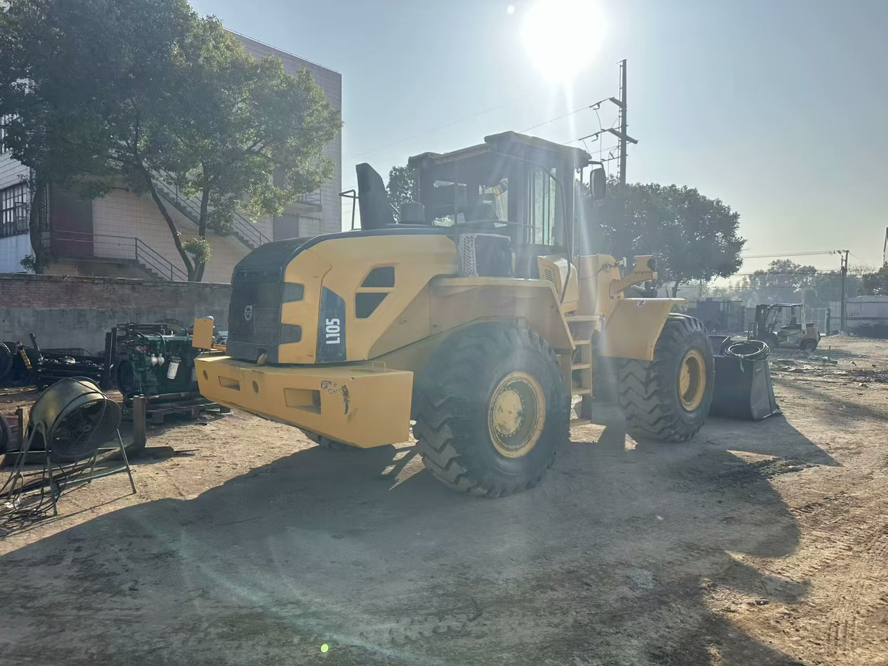 105L - Wheel loader: picture 3 105L - Wheel loader: picture 3