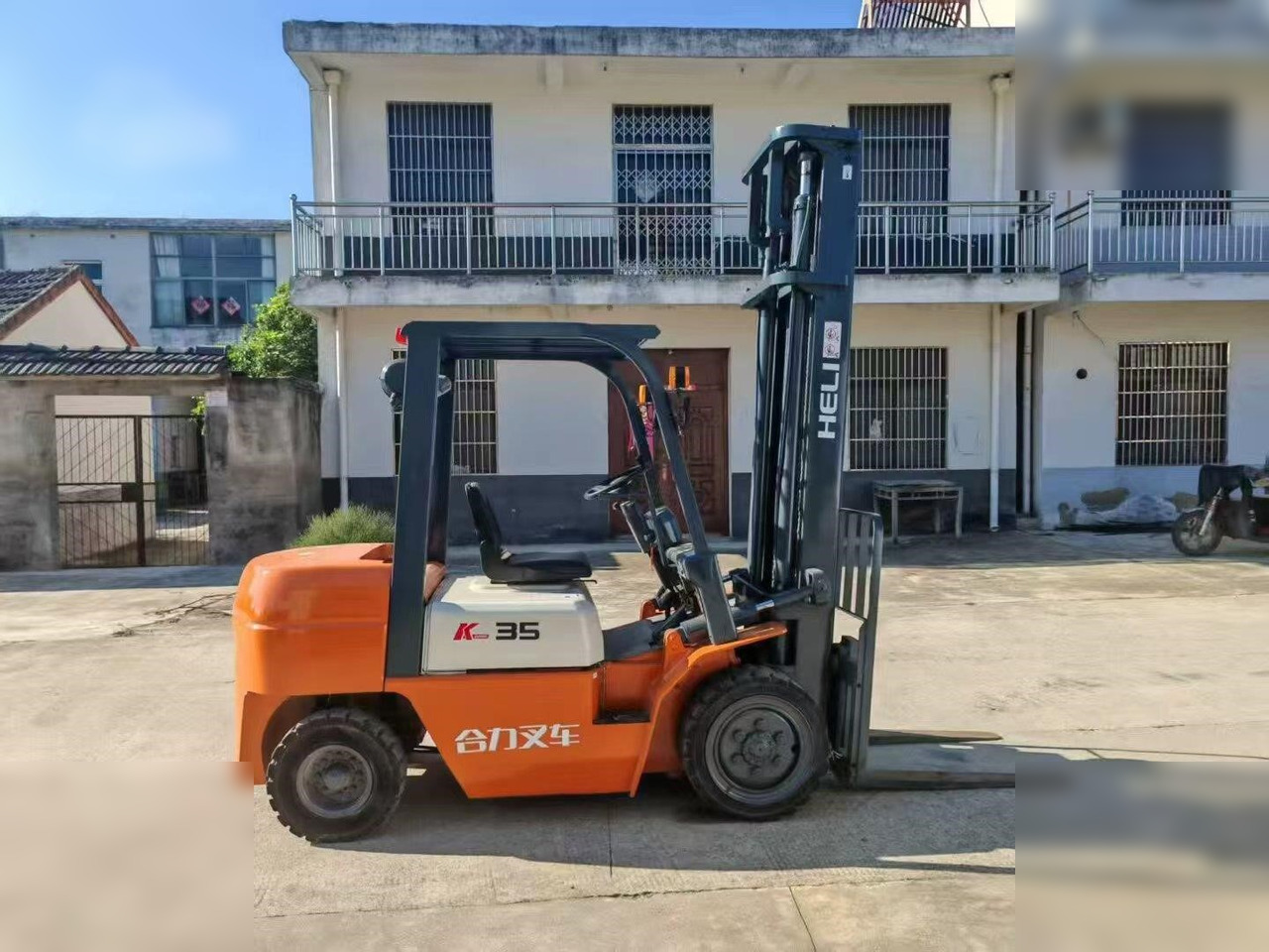 HELI HFG35 - Diesel forklift: picture 1 HELI HFG35 - Diesel forklift: picture 1