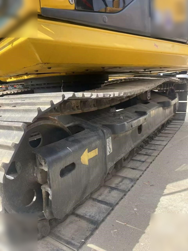 Crawler excavator KOMATSU PC130-7: picture 9