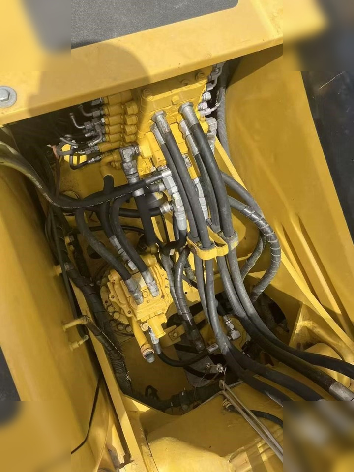 Crawler excavator KOMATSU PC130-7: picture 11