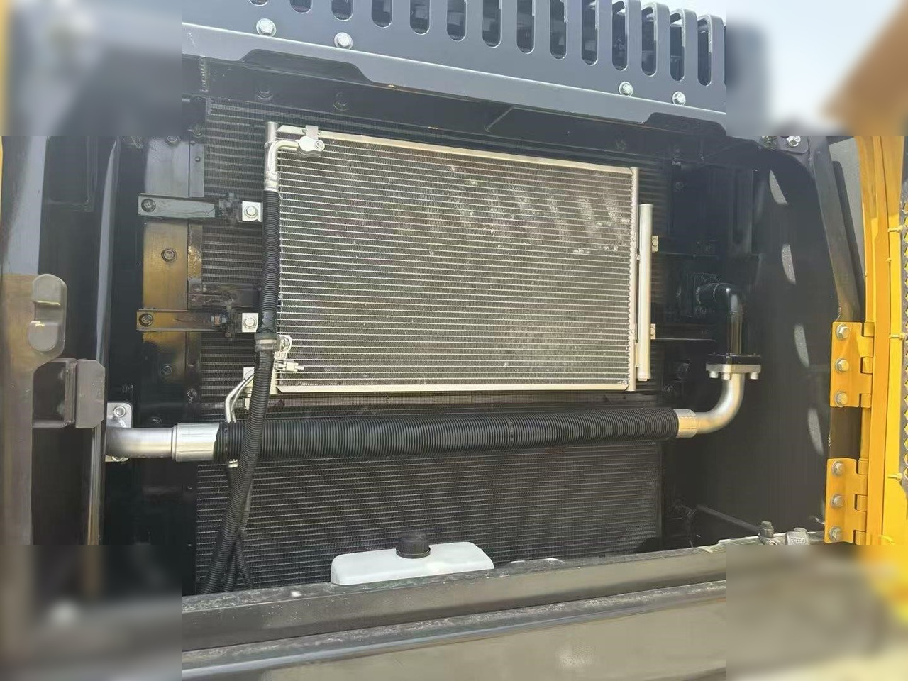 Crawler excavator VOLVO EC300: picture 14