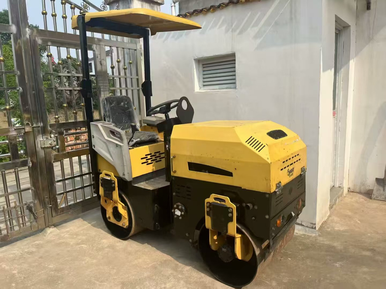 Double-drum vibratory mini roller - Roller: picture 1 Double-drum vibratory mini roller - Roller: picture 1