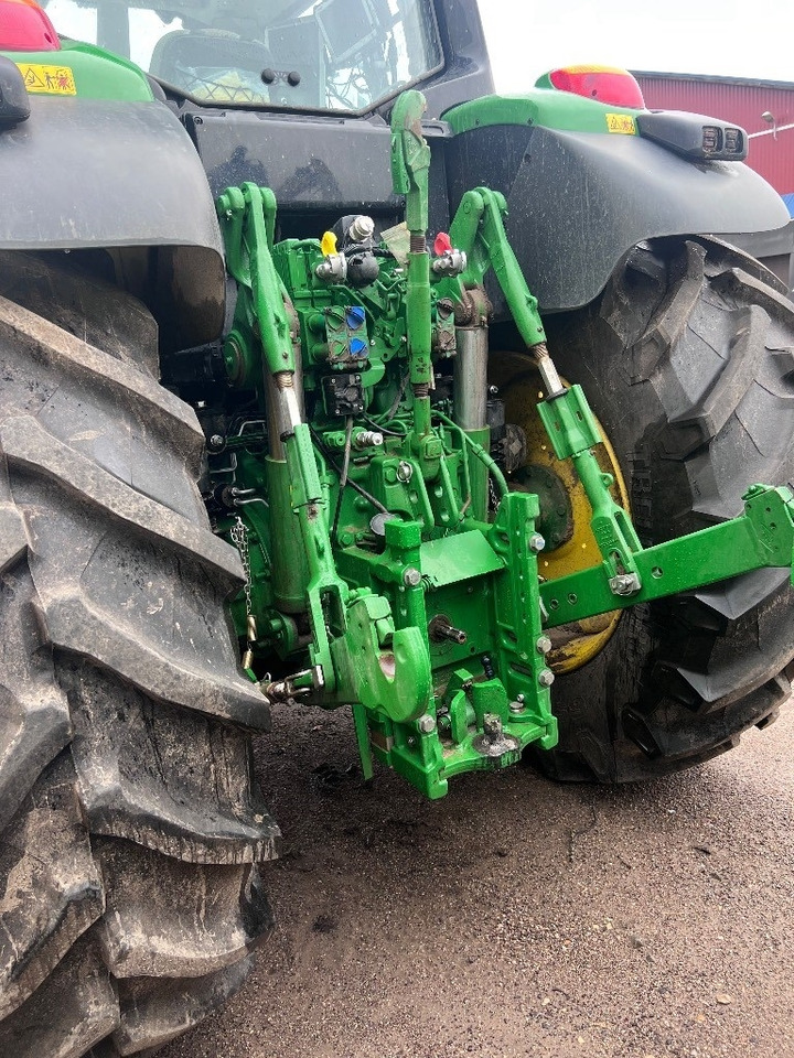 John Deere 6195M - Farm tractor: picture 5 John Deere 6195M - Farm tractor: picture 5