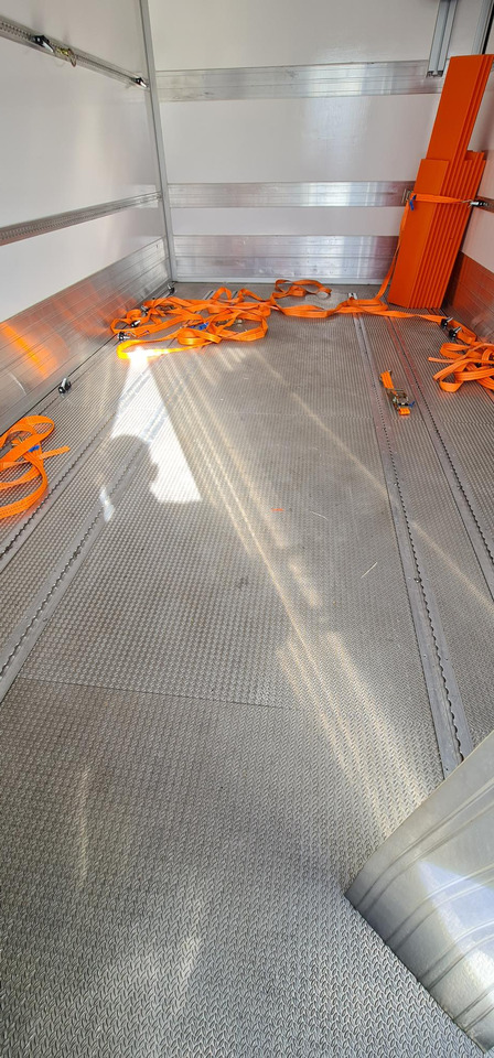 Refrigerator truck VOLKSWAGEN VW-T6: picture 11