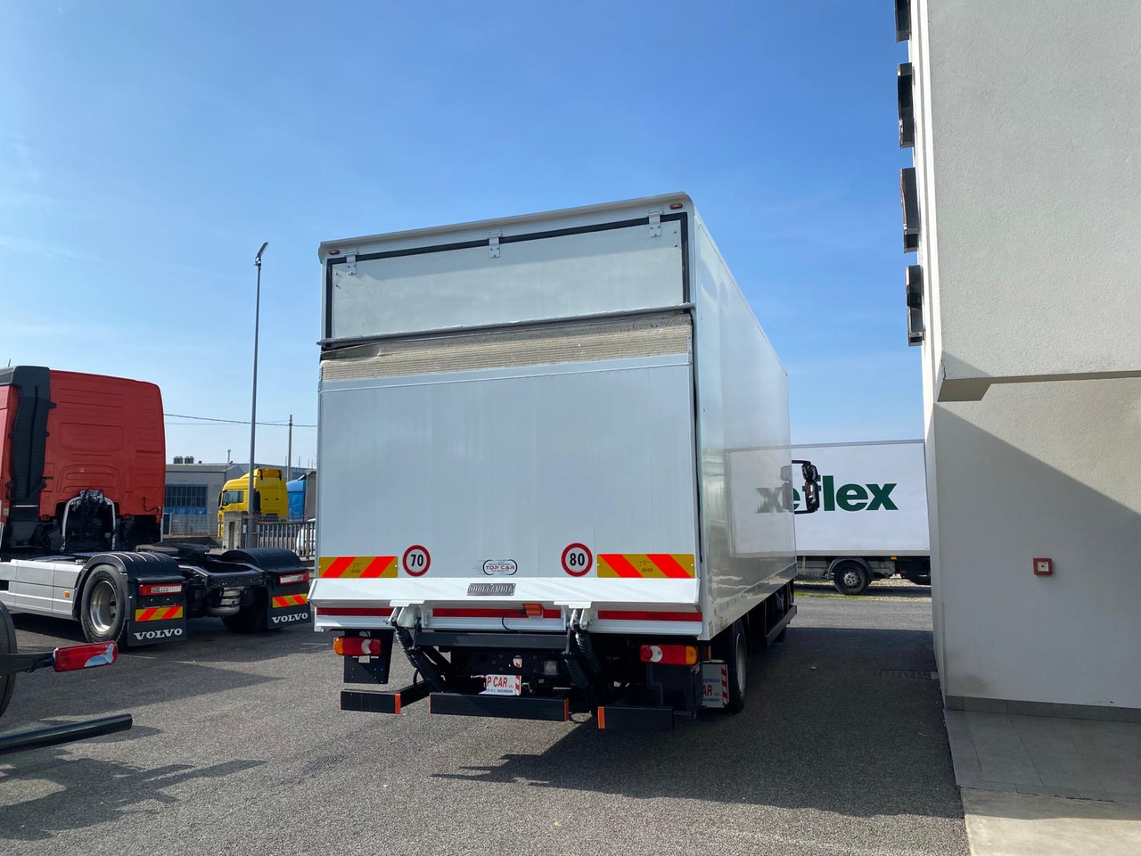 IVECO 75E21 - Box truck: picture 3 IVECO 75E21 - Box truck: picture 3