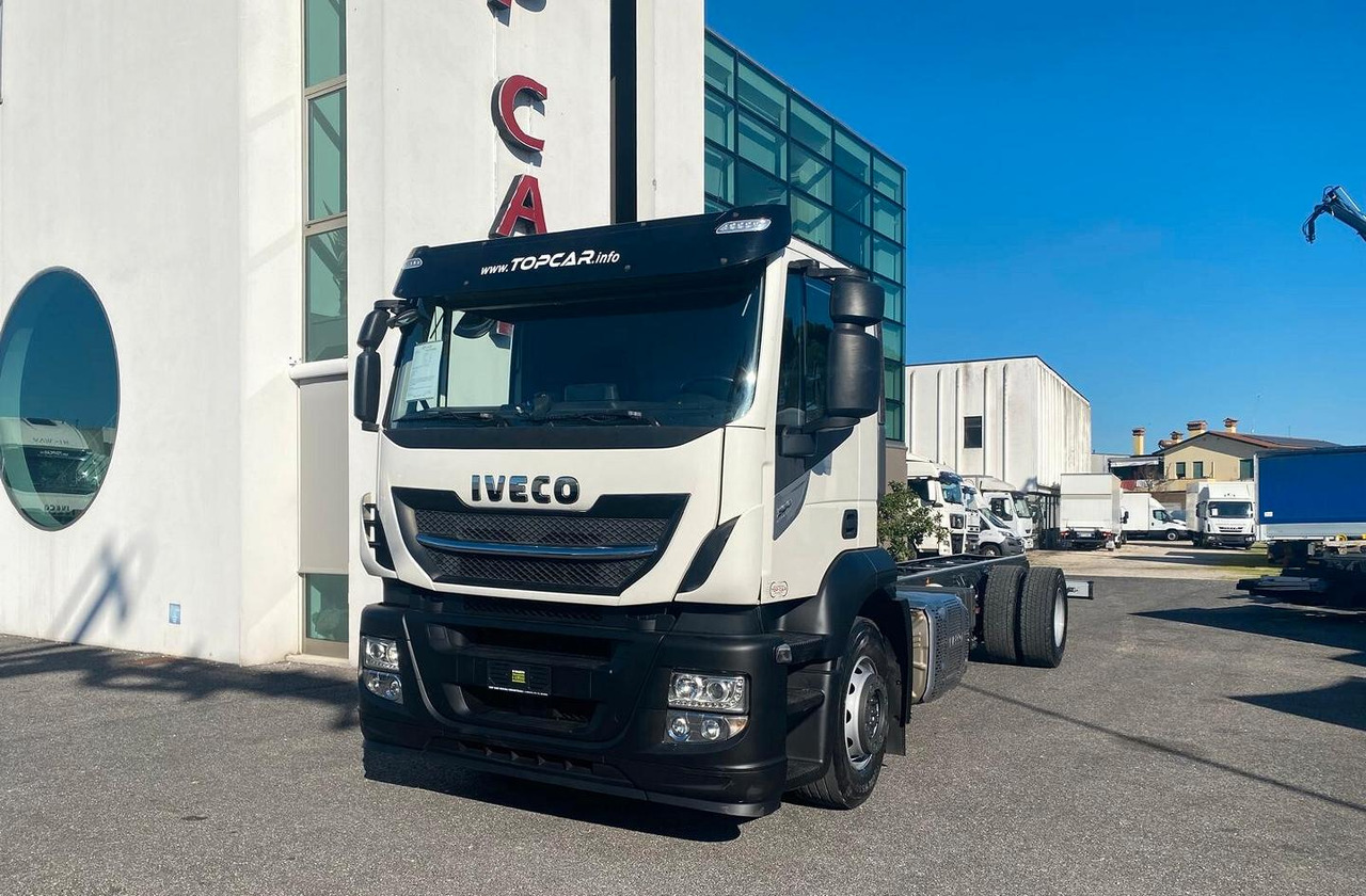 IVECO AD190S36 MOTRICE 2 ASSI TELAIO 2017 - Cab chassis truck: picture 5 IVECO AD190S36 MOTRICE 2 ASSI TELAIO 2017 - Cab chassis truck: picture 5
