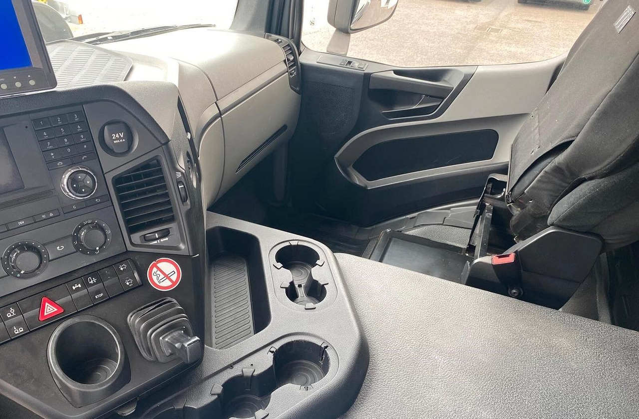 Cab chassis truck MERCEDES ANTOS 25.40 MOTRICE 3 ASSI TELAIO: picture 13 Cab chassis truck MERCEDES ANTOS 25.40 MOTRICE 3 ASSI TELAIO: picture 13