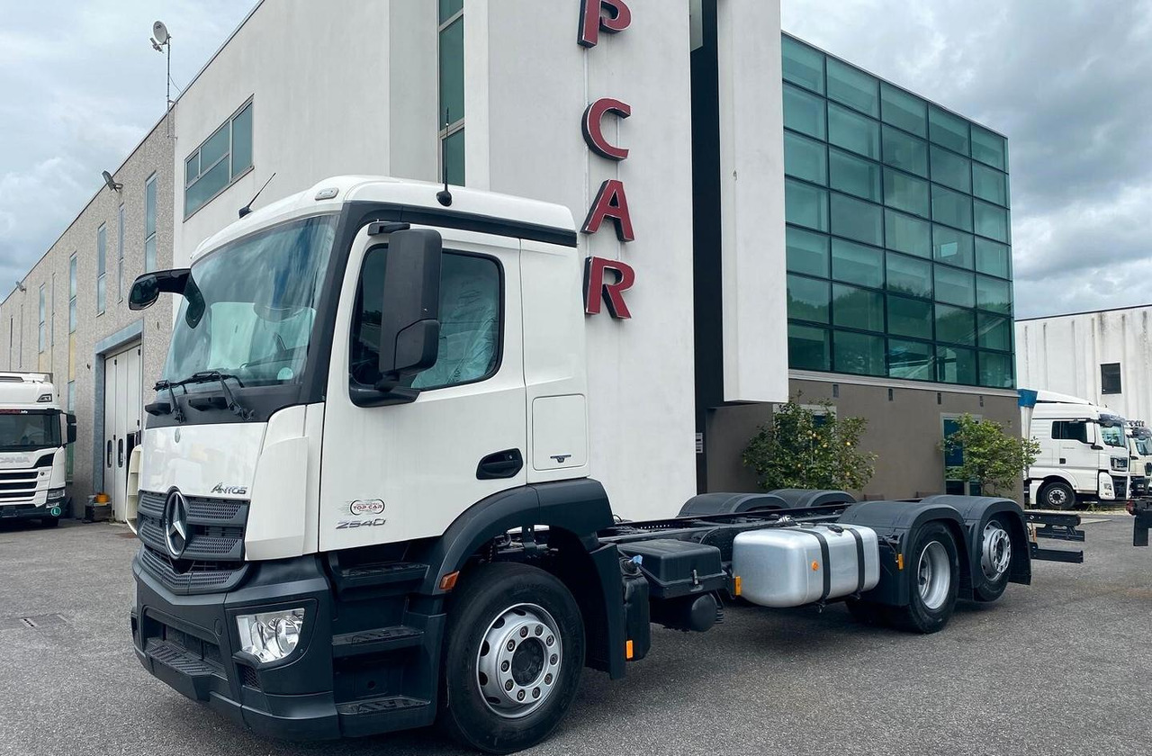 MERCEDES ANTOS 25.40 MOTRICE 3 ASSI TELAIO - Cab chassis truck: picture 1 MERCEDES ANTOS 25.40 MOTRICE 3 ASSI TELAIO - Cab chassis truck: picture 1