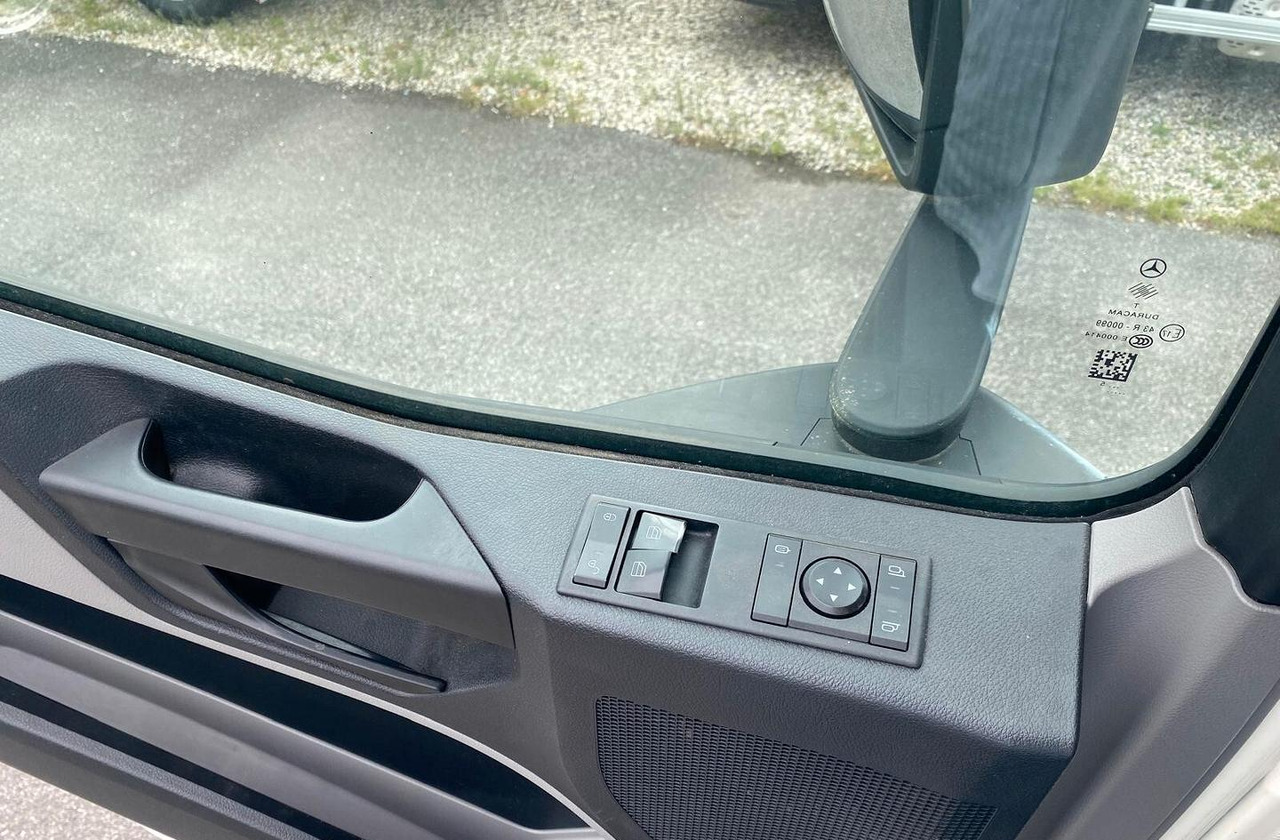 Cab chassis truck MERCEDES ANTOS 25.40 MOTRICE 3 ASSI TELAIO: picture 12 Cab chassis truck MERCEDES ANTOS 25.40 MOTRICE 3 ASSI TELAIO: picture 12