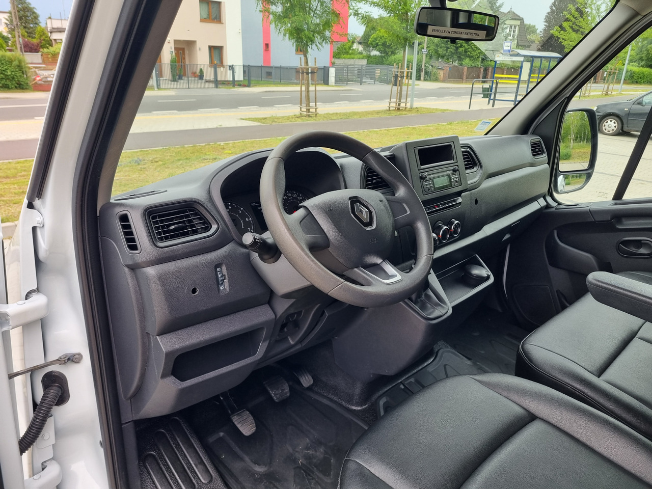 Open body delivery van RENAULT Master: picture 15