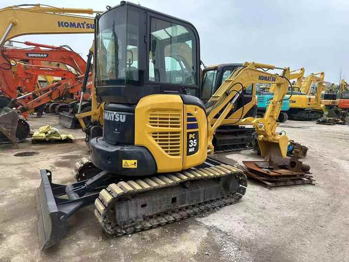 Best Quality Komatsu PC35mr Used Mini Excavator Earth-moving Machinery in Good Performance - Mini excavator: picture 3 Best Quality Komatsu PC35mr Used Mini Excavator Earth-moving Machinery in Good Performance - Mini excavator: picture 3
