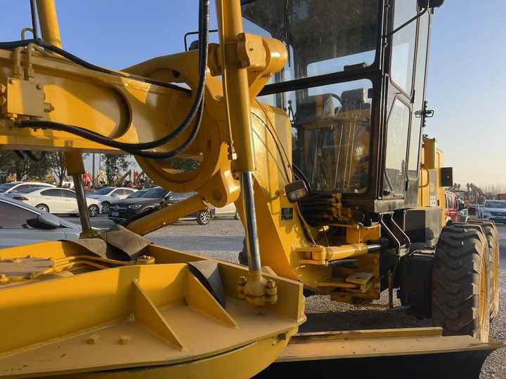 Japan Komatsu GD655 Motor Grader Cheap Price Komatsu Road Grader GD655 Good Condition in China - Grader: picture 4 Japan Komatsu GD655 Motor Grader Cheap Price Komatsu Road Grader GD655 Good Condition in China - Grader: picture 4