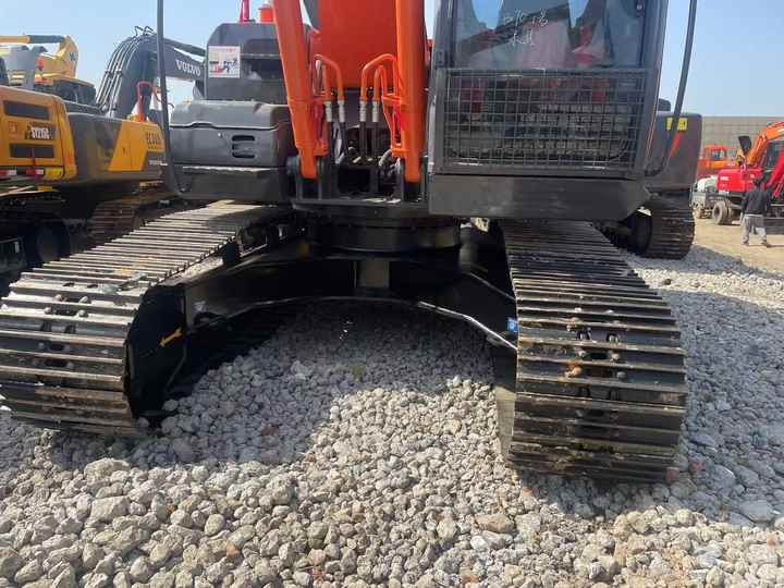 Leasing of  Original Japan Hitachi ZX200-3 Excavator Hitachi Excavator in Low Price for Hot Sale [ Copy ] Original Japan Hitachi ZX200-3 Excavator Hitachi Excavator in Low Price for Hot Sale [ Copy ]: picture 6