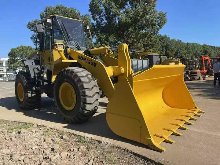 Used Komatsu WA320-5 Wheel Loader for Sale | Reliable Secondhand Construction Equipment with Export Support - Wheel loader: picture 5 Used Komatsu WA320-5 Wheel Loader for Sale | Reliable Secondhand Construction Equipment with Export Support - Wheel loader: picture 5