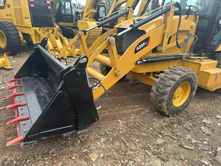 Used Wheel Loader CAT420F Caterpillar 420F Mini Construction Machinery Mini Wheel Skid Steer Loader in Stock - Backhoe loader: picture 4 Used Wheel Loader CAT420F Caterpillar 420F Mini Construction Machinery Mini Wheel Skid Steer Loader in Stock - Backhoe loader: picture 4