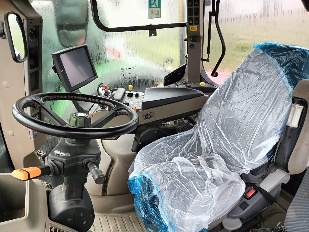 Farm tractor Case Optum 270: picture 8