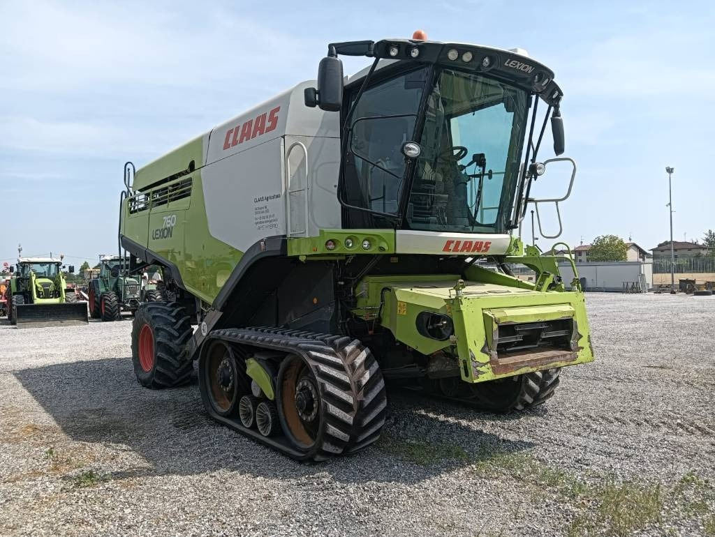 Claas Lexion 760 TT  - Combine harvester: picture 1 Claas Lexion 760 TT  - Combine harvester: picture 1