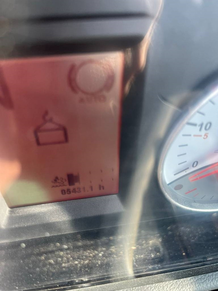 Telescopic handler Claas Scorpion 1033: picture 7