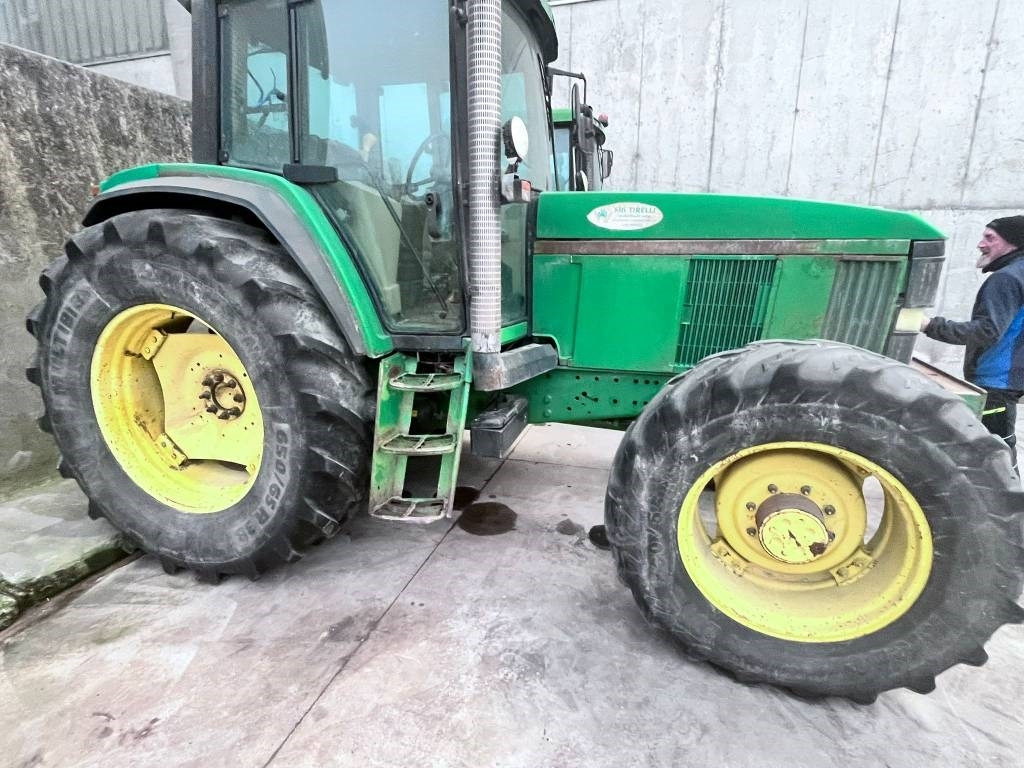 John Deere 6610 - Farm tractor: picture 2 John Deere 6610 - Farm tractor: picture 2