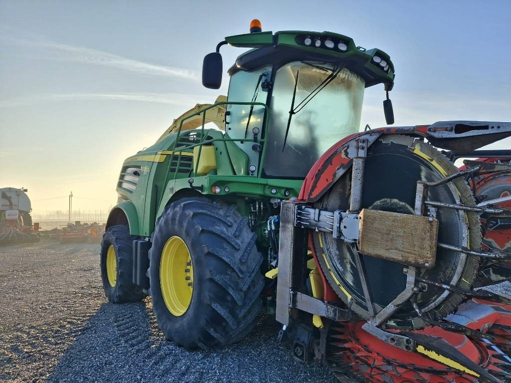 John Deere 8700 - Forage harvester: picture 2 John Deere 8700 - Forage harvester: picture 2