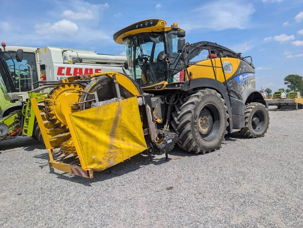 New Holland FR 650 - Forage harvester: picture 1 New Holland FR 650 - Forage harvester: picture 1