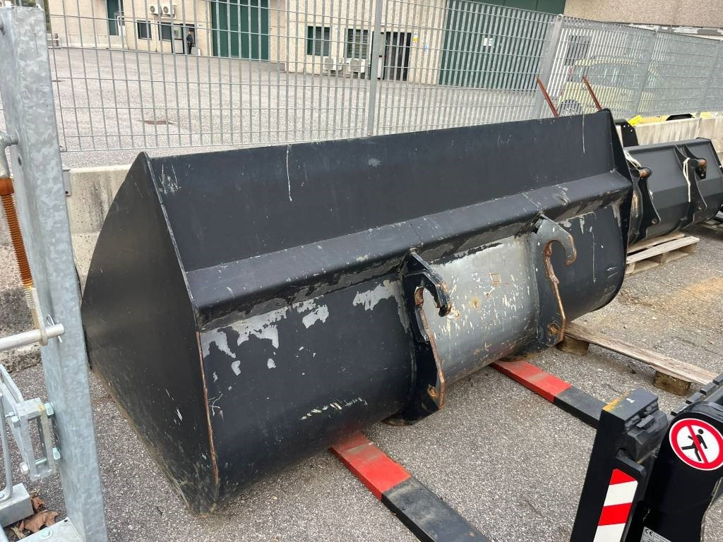 New Holland LM 430 - Telescopic handler: picture 5 New Holland LM 430 - Telescopic handler: picture 5