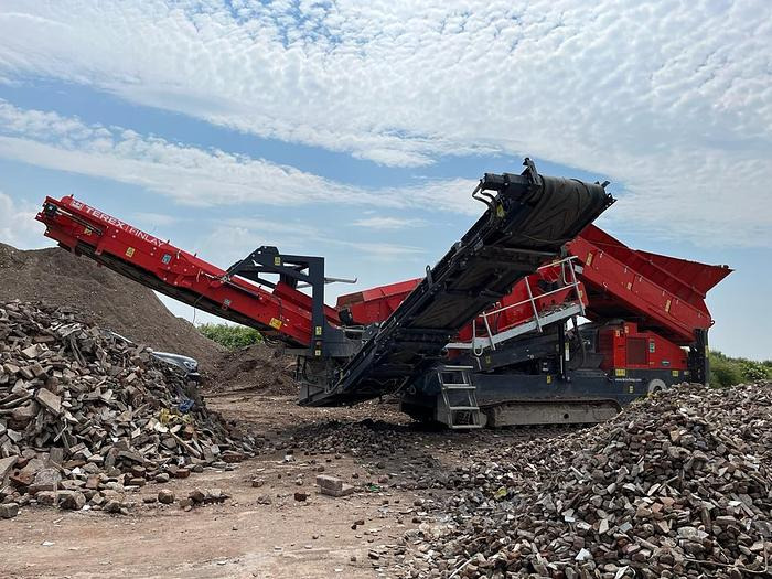 2021 Terex Finlay 883+ - Screener: picture 1 2021 Terex Finlay 883+ - Screener: picture 1