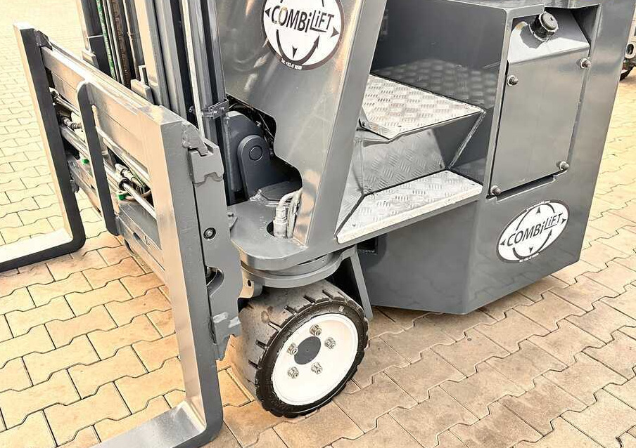 Combilift C2500CB / DUPLEX / 4100MM / DIESEL / FREE LIFT / FORK POSITIONER / SIDE SHIFT / LIKE NEW - 4-way reach truck: picture 4 Combilift C2500CB / DUPLEX / 4100MM / DIESEL / FREE LIFT / FORK POSITIONER / SIDE SHIFT / LIKE NEW - 4-way reach truck: picture 4
