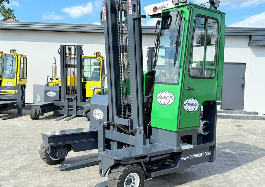 Combilift C3500 / DUPLEX 4100MM / GAS / EXTENDABLE FORKS / CABIN / HEATING + AIR CONDITIONING / LIKE NEW - 4-way reach truck: picture 1 Combilift C3500 / DUPLEX 4100MM / GAS / EXTENDABLE FORKS / CABIN / HEATING + AIR CONDITIONING / LIKE NEW - 4-way reach truck: picture 1