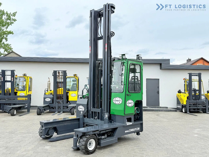 Combilift C4000 / TRIPLEX / 9300MM / FREE LIFT / POSITIONER / GAS / CABIN C4000 / TRIPLEX / 9300MM / FREE LIFT / POSITIONER / GAS / CABIN - 4-way reach truck: picture 2 Combilift C4000 / TRIPLEX / 9300MM / FREE LIFT / POSITIONER / GAS / CABIN C4000 / TRIPLEX / 9300MM / FREE LIFT / POSITIONER / GAS / CABIN - 4-way reach truck: picture 2