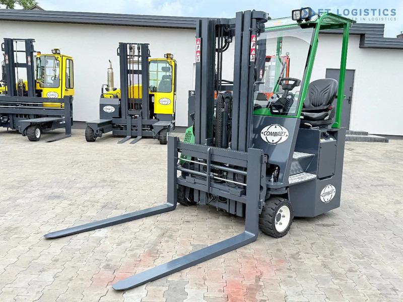 Combilift CB3000 / DIESEL / TRIPLEX 4900MM / FULL FREE LIFT / SIDE SHIFT / FORK POSITIONER / 1500MM FORKS / LIKE NEW CB3000 / DIESEL / TRI - 4-way reach truck: picture 3 Combilift CB3000 / DIESEL / TRIPLEX 4900MM / FULL FREE LIFT / SIDE SHIFT / FORK POSITIONER / 1500MM FORKS / LIKE NEW CB3000 / DIESEL / TRI - 4-way reach truck: picture 3