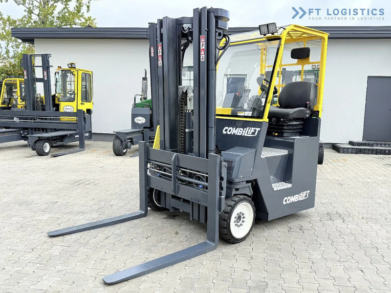 Combilift CB4000 / GAS / TRIPLEX 5200MM / FREE LIFT / FORK POSITIONER / SIDE SHIFT / EXCELLENT CONDITION / Wide range of four-way and side - 4-way reach truck: picture 4 Combilift CB4000 / GAS / TRIPLEX 5200MM / FREE LIFT / FORK POSITIONER / SIDE SHIFT / EXCELLENT CONDITION / Wide range of four-way and side - 4-way reach truck: picture 4