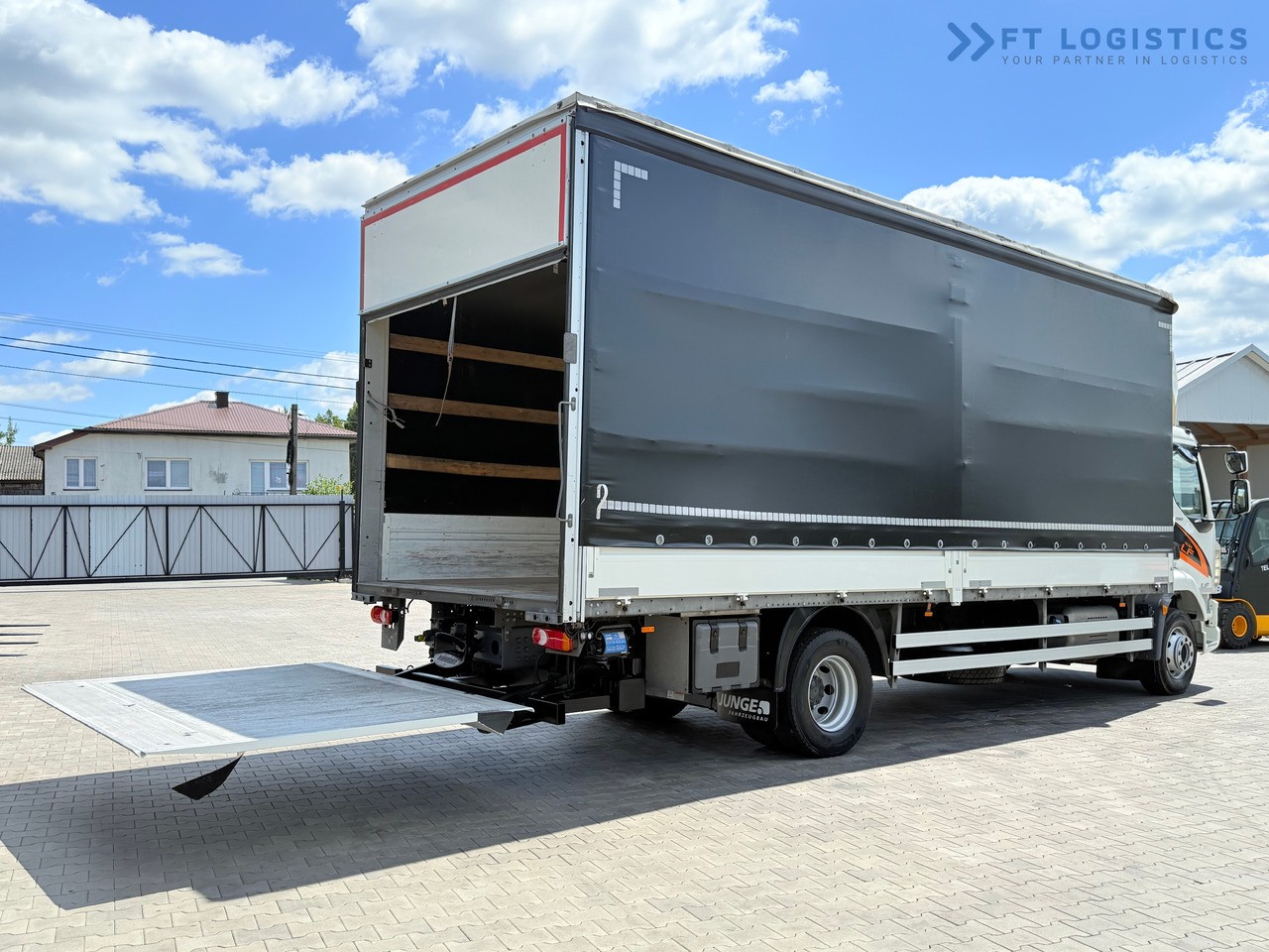New Curtainsider truck DAF LF 260 FA / AUTOMATIC / 9,255 kg PAYLOAD / 4x2 / 18 PALLETS / TAIL LIFT / SIDE BOARDS / EXCELLENT CONDITION! [ Copy ]: picture 37