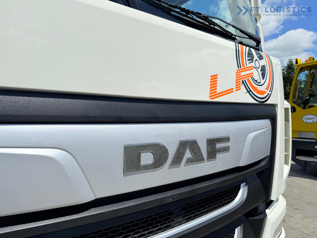 New Curtainsider truck DAF LF 260 FA / AUTOMATIC / 9,255 kg PAYLOAD / 4x2 / 18 PALLETS / TAIL LIFT / SIDE BOARDS / EXCELLENT CONDITION! [ Copy ]: picture 40