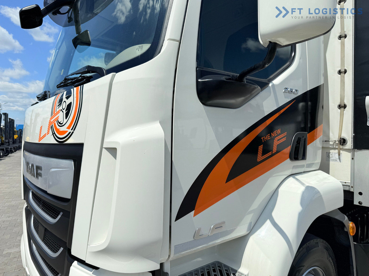 New Curtainsider truck DAF LF 260 FA / AUTOMATIC / 9,255 kg PAYLOAD / 4x2 / 18 PALLETS / TAIL LIFT / SIDE BOARDS / EXCELLENT CONDITION! [ Copy ]: picture 13