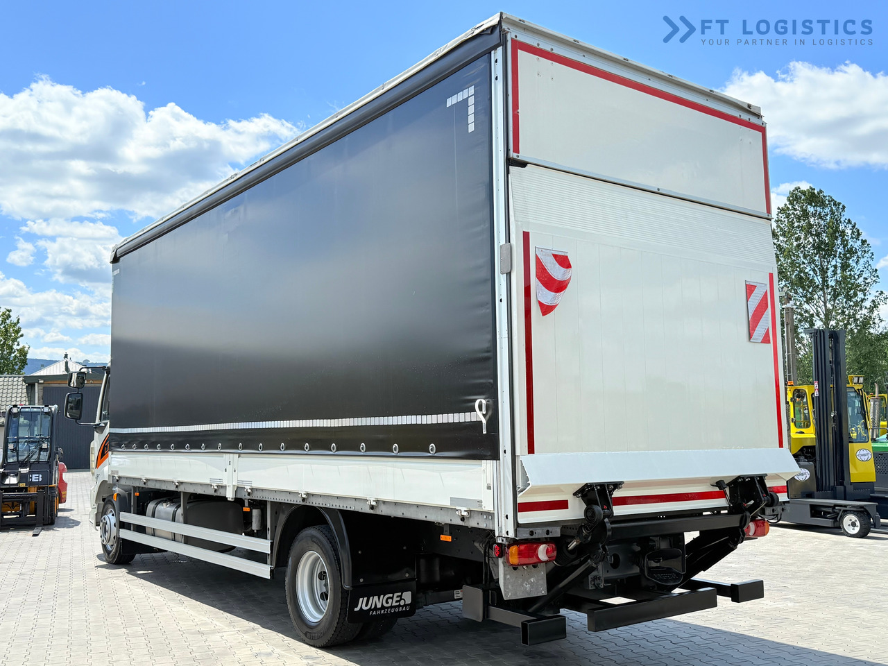 New Curtainsider truck DAF LF 260 FA / AUTOMATIC / 9,255 kg PAYLOAD / 4x2 / 18 PALLETS / TAIL LIFT / SIDE BOARDS / EXCELLENT CONDITION! [ Copy ]: picture 19