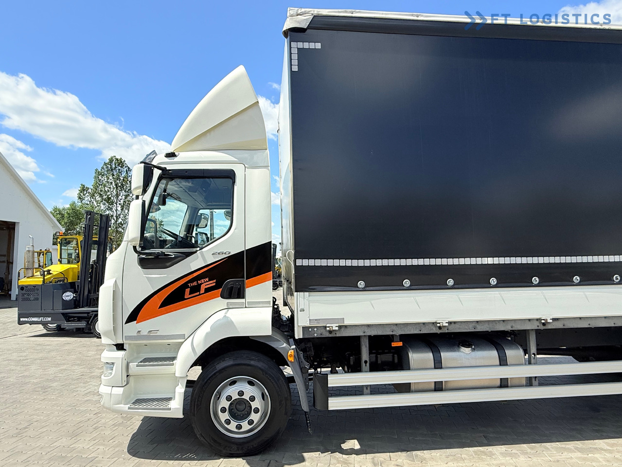 New Curtainsider truck DAF LF 260 FA / AUTOMATIC / 9,255 kg PAYLOAD / 4x2 / 18 PALLETS / TAIL LIFT / SIDE BOARDS / EXCELLENT CONDITION! [ Copy ]: picture 22