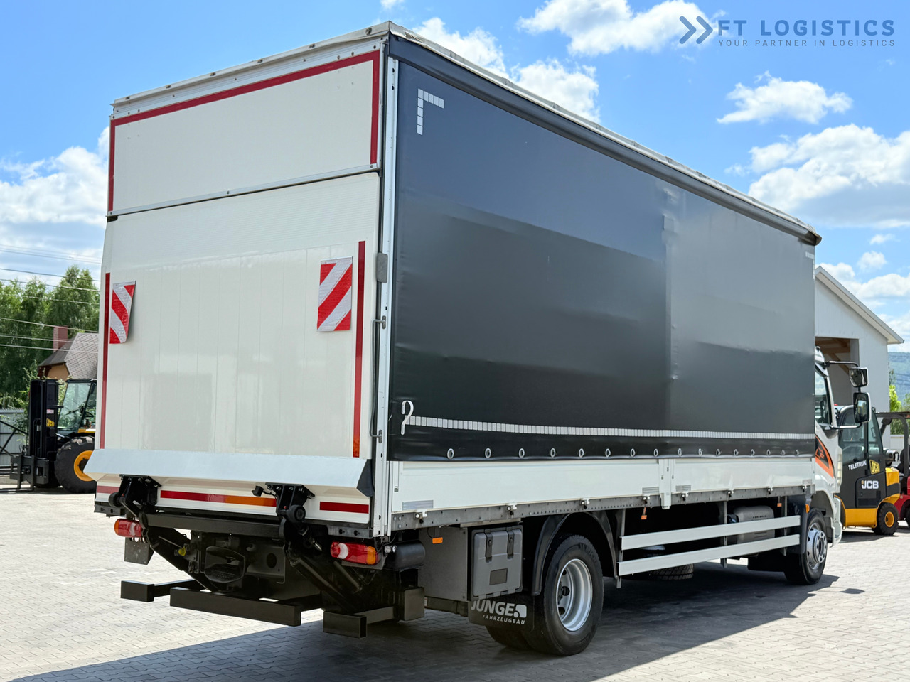 New Curtainsider truck DAF LF 260 FA / AUTOMATIC / 9,255 kg PAYLOAD / 4x2 / 18 PALLETS / TAIL LIFT / SIDE BOARDS / EXCELLENT CONDITION! [ Copy ]: picture 14