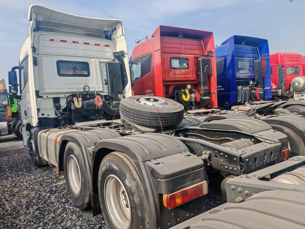 Auman 6×4 - Chassis trailer: picture 3 Auman 6×4 - Chassis trailer: picture 3